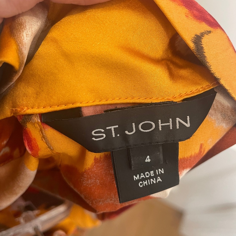St. John Floral Silk Tie Neck Sleeveless Blouse Orange Red Rose Print Size 4 - Picture 3 of 7